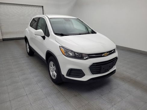 Used 2020 Chevrolet Trax LS w/ Tint and Cruise Package AWD/4WD image 13