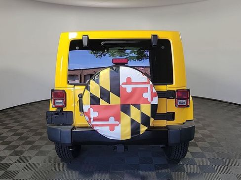 Used 2015 Jeep Wrangler Unlimited Sahara AWD/4WD image 5