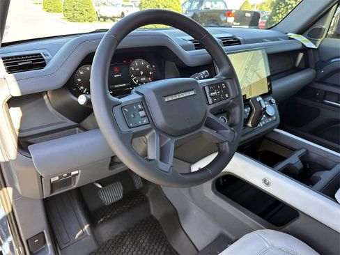 New 2026 Land Rover Defender 110 X-Dynamic SE image 21