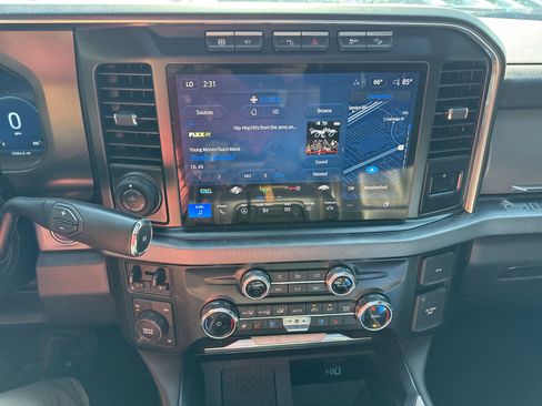 Used 2024 Ford F250 Platinum image 17