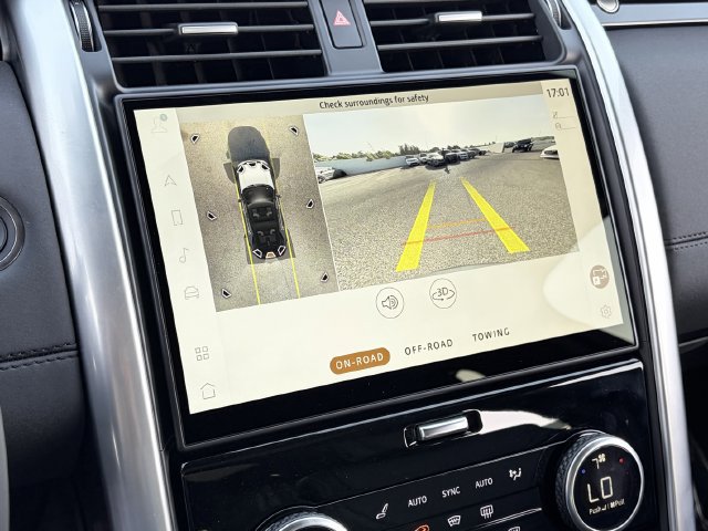 Used 2025 Land Rover Discovery S AWD/4WD image 15
