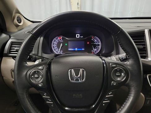 Used 2016 Honda Pilot Touring image 15