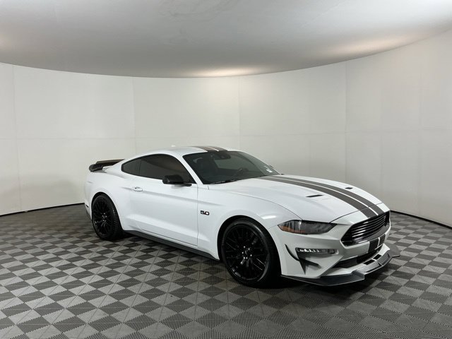Used 2022 Ford Mustang GT Premium w/ GT Performance Package RWD image 3