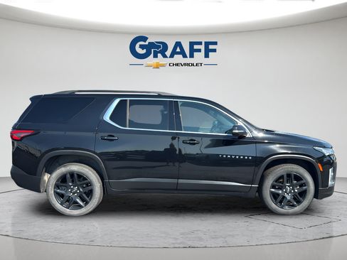 Used 2023 Chevrolet Traverse LT w/ Rear Camera Mirror Package AWD/4WD image 9