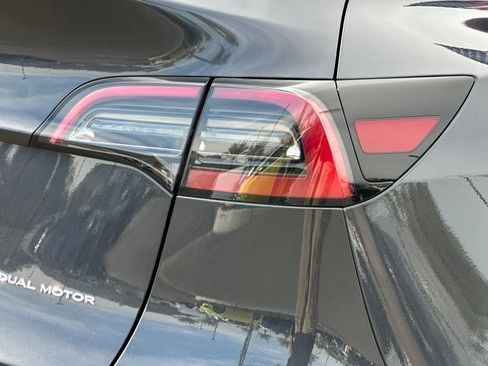 Used 2025 Tesla Model Y Long Range image 36