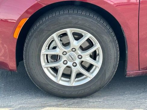 Used 2021 Chrysler Voyager Lxi image 11