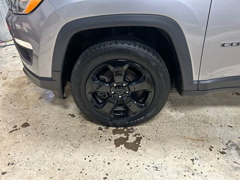 Used 2018 Jeep Compass Latitude AWD/4WD image 11