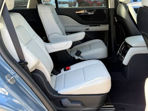 New 2026 Lincoln Aviator AWD image 10