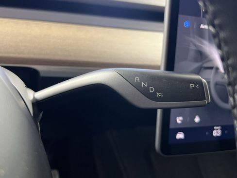 Used 2022 Tesla Model Y Performance image 23