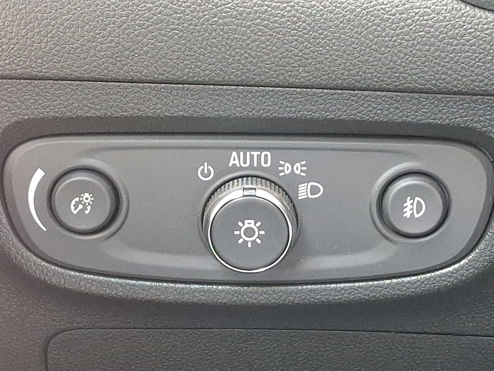 Used 2023 Buick Encore GX Preferred w/ Cold Weather Comfort Package FWD image 25