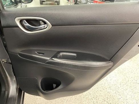 Used 2019 Nissan Sentra SV image 40