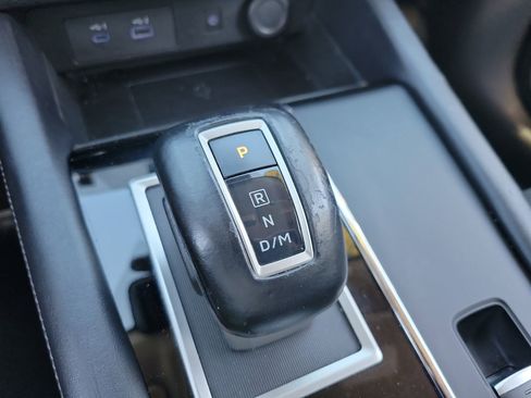 Used 2024 Mitsubishi Outlander SE Black Edition FWD image 27