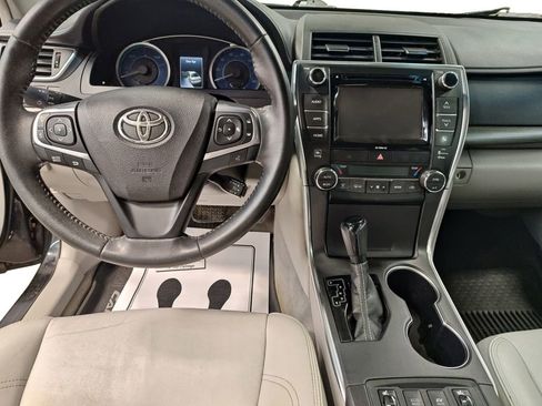 Used 2017 Toyota Camry XLE image 11