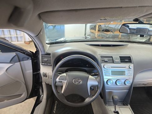 Used 2009 Toyota Camry LE FWD image 14