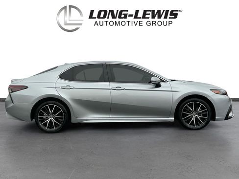 Used 2024 Toyota Camry SE image 8