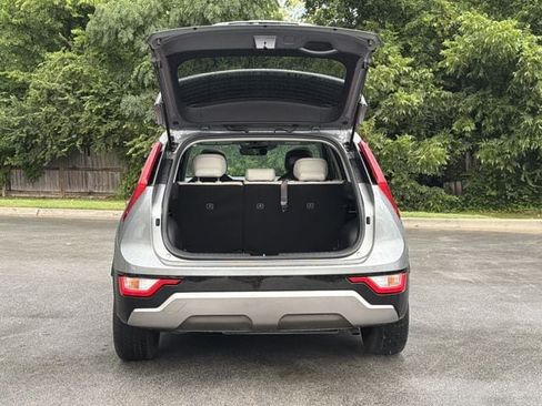Used 2024 Kia Niro EX Touring FWD image 14