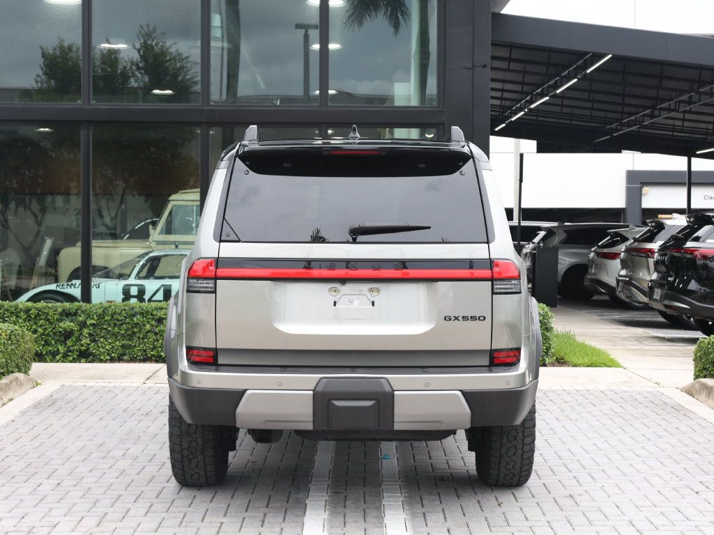 Used 2025 Lexus GX 550 AWD/4WD image 6