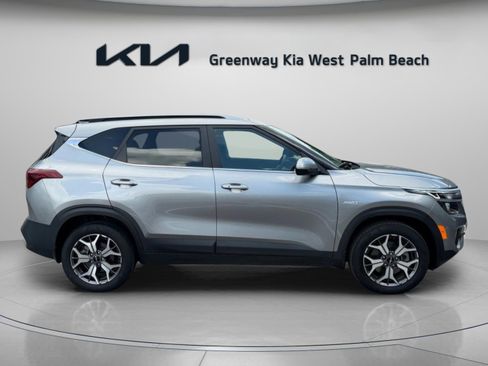 Used 2023 Kia Seltos EX AWD/4WD image 8