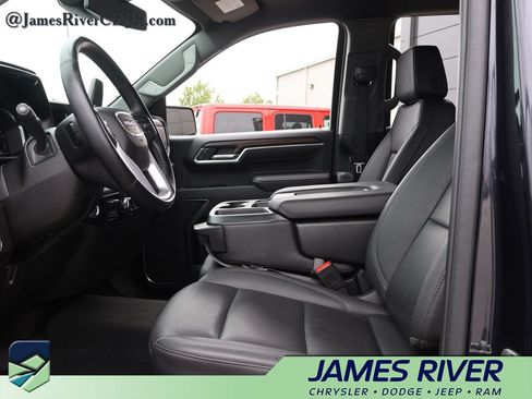 Used 2025 GMC Sierra 1500 SLT AWD/4WD image 22