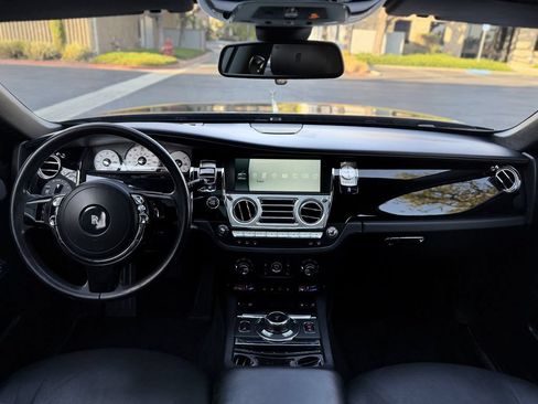 Used 2014 Rolls-Royce Ghost RWD image 34