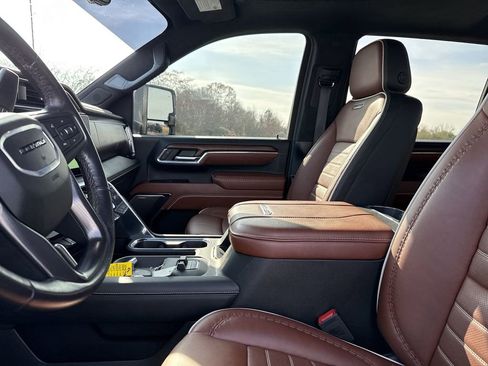 Certified 2024 GMC Sierra 2500 Denali Ultimate image 15