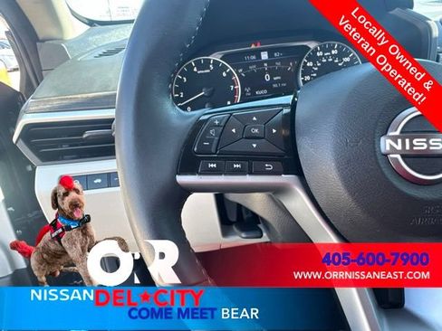 Used 2025 Nissan Altima 2.5 SL FWD image 16