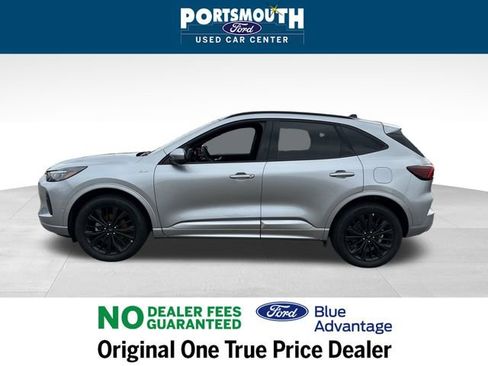 Used 2024 Ford Escape ST-Line Elite w/ Premium Technology Package image 2