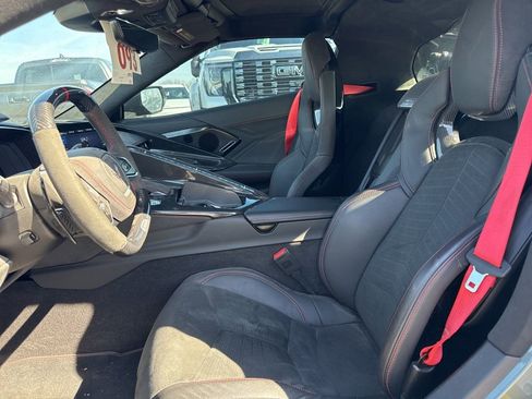 Used 2023 Chevrolet Corvette Z06 w/ Z07 Performance Package image 4