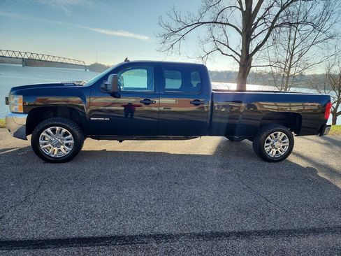 Used 2008 Chevrolet Silverado 2500 LT w/ 1LT Convenience Package AWD/4WD image 3