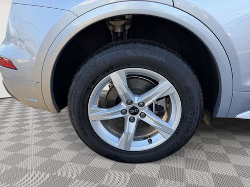 Used 2023 Audi Q5 2.0T Premium w/ Convenience Package image 9
