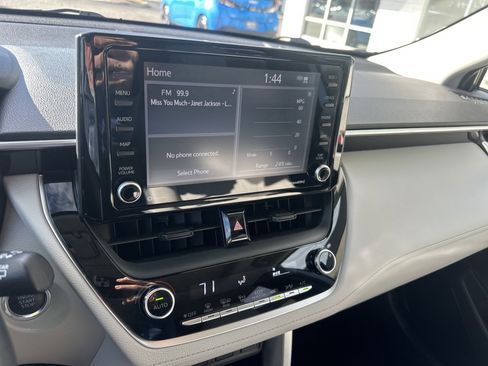 Used 2022 Toyota Corolla Cross LE image 17