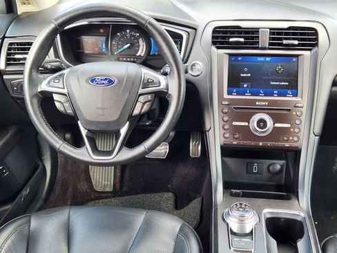 Used 2017 Ford Fusion Energi Titanium FWD image 9