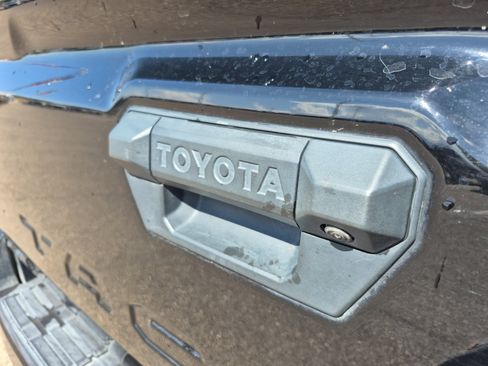 Certified 2025 Toyota Tacoma TRD Off-Road AWD/4WD image 22