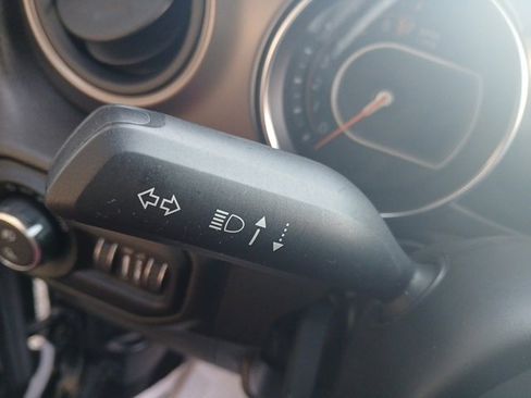 Used 2022 Jeep Gladiator Sport image 18