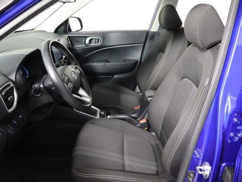 Used 2025 Hyundai Venue SEL FWD image 14