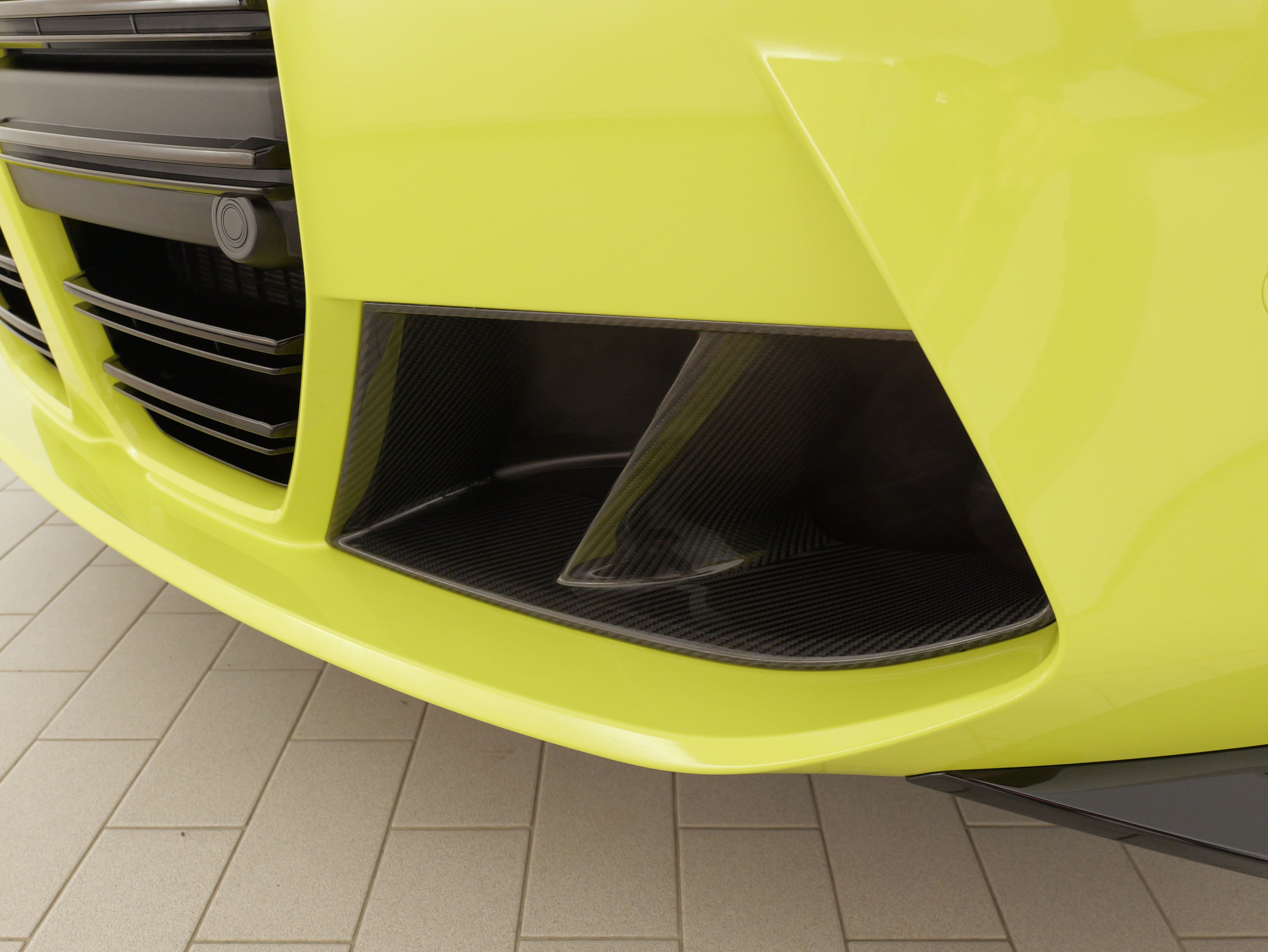 Used 2025 BMW M4 Coupe w/ M Carbon Exterior Package RWD image 81