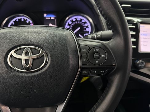 Used 2018 Toyota Camry SE w/ Accessory Appearance Package image 27