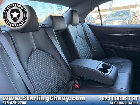 Used 2023 Toyota Camry SE image 17