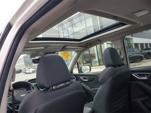 Used 2020 Subaru Forester Premium image 9