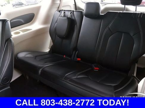 Used 2024 Chrysler Pacifica Touring-L FWD image 15