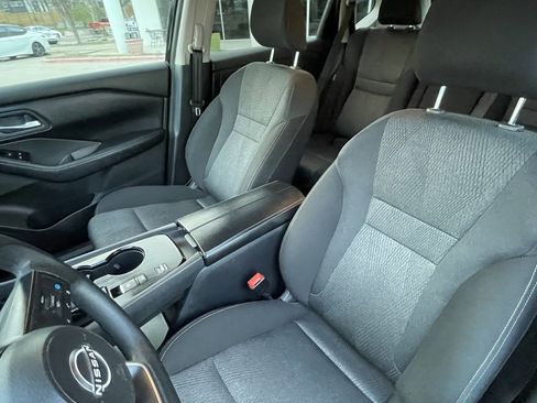 Used 2024 Nissan Rogue SV image 21