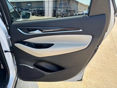 Used 2020 Buick Enclave Essence FWD image 24