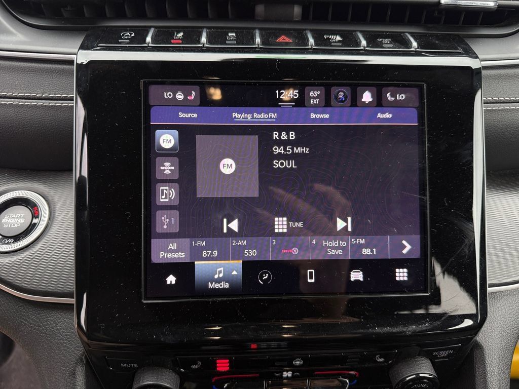 Used 2023 Jeep Grand Cherokee Altitude AWD/4WD image 25