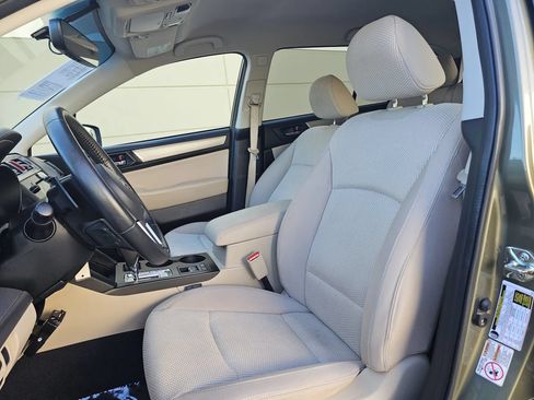Used 2017 Subaru Outback 2.5i Premium w/ Popular Package #2 AWD/4WD image 11
