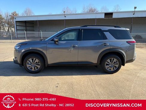 New 2025 Nissan Pathfinder SV image 10