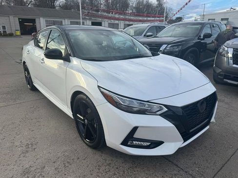 Used 2022 Nissan Sentra SR w/ Midnight Edition image 16