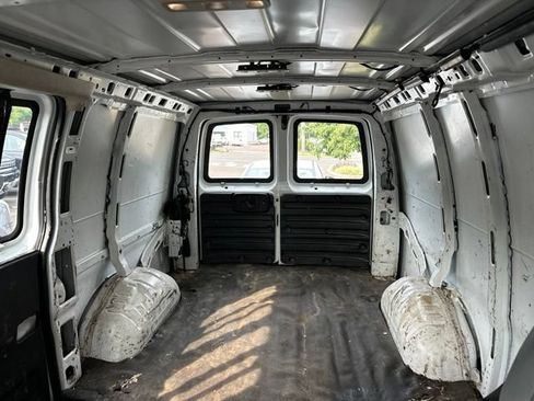 Used 2021 GMC Savana 2500 RWD image 11