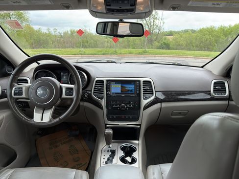 Used 2011 Jeep Grand Cherokee Laredo AWD/4WD image 20