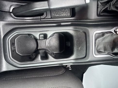 Used 2021 Jeep Wrangler Unlimited Sport image 26