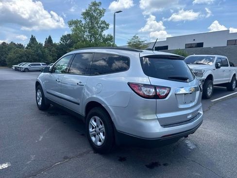 Used 2016 Chevrolet Traverse LS FWD image 3